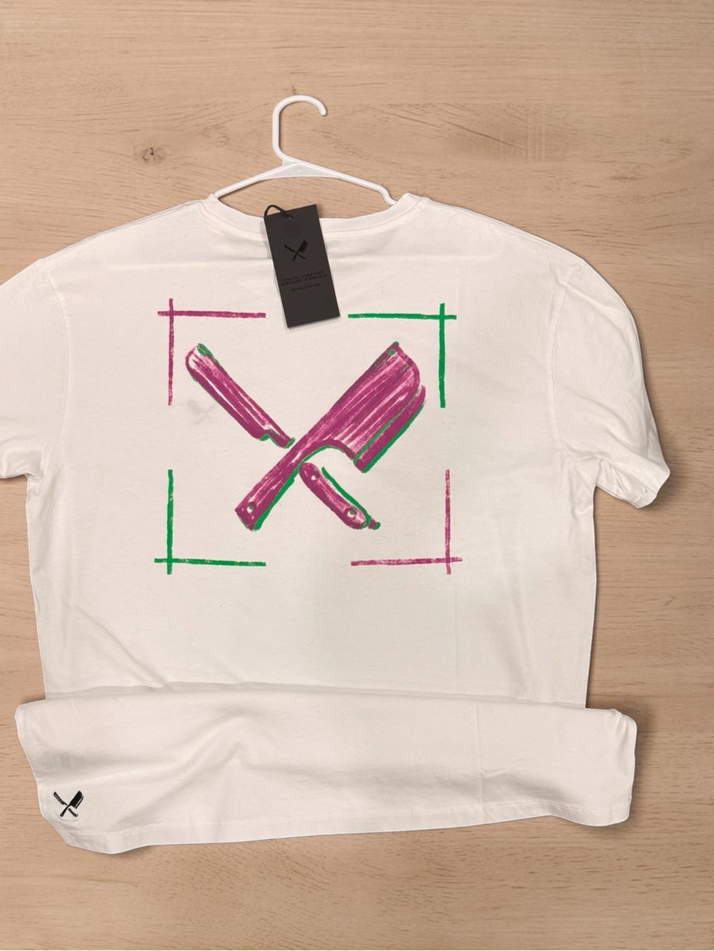Distorted People Graphic T-Shirt – Size 2XL